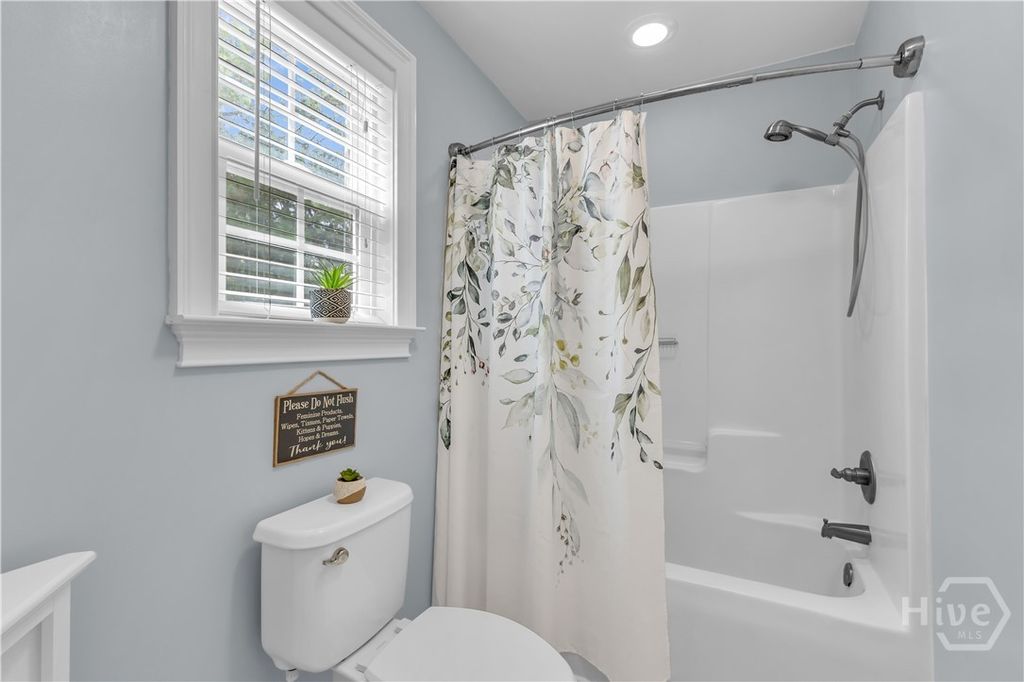 Image 44 of property listing at 515 Bodaford Road, Richmond Hill, GA 31324