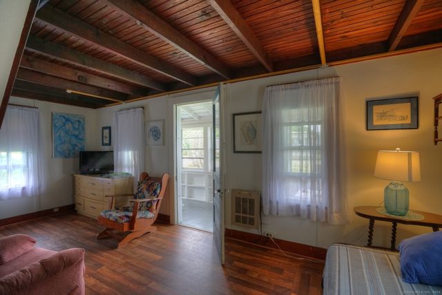 80 Noyes Avenue, Stonington, CT 06378