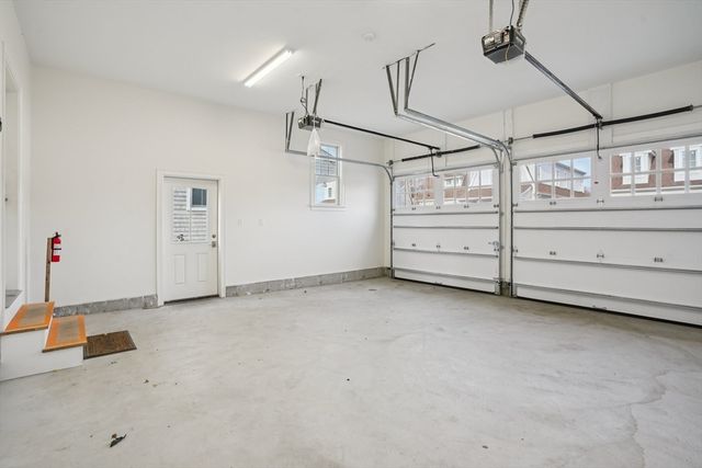 4 Lookout Lane, Portsmouth, RI 02871