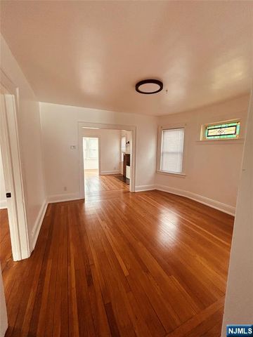 419 Lake Avenue, Lyndhurst, NJ 07071