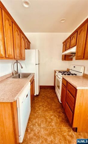 419 Lake Avenue, Lyndhurst, NJ 07071