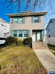 419 Lake Avenue, Lyndhurst, NJ 07071