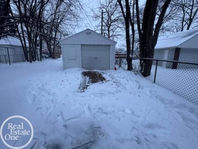 15608 Stricker Avenue, Eastpointe, MI 48021