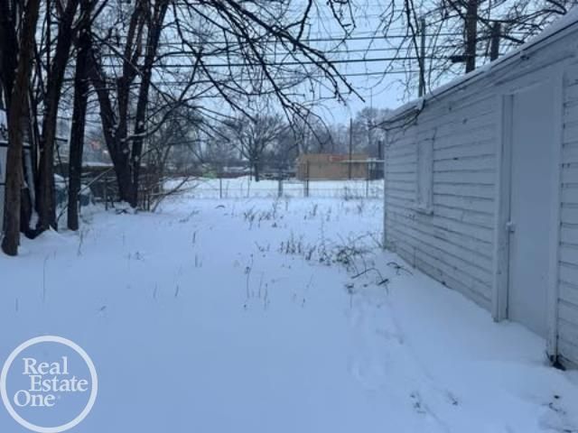 15608 Stricker Avenue, Eastpointe, MI 48021