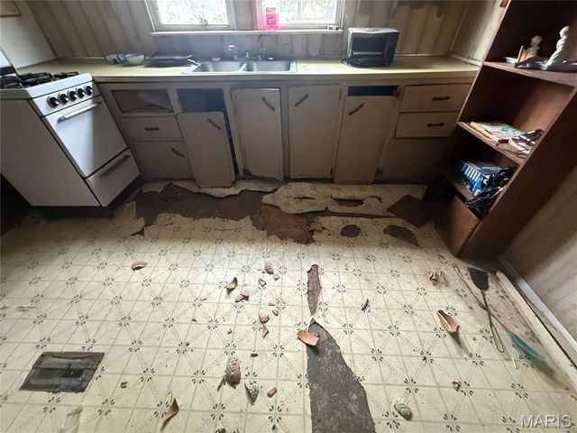 55 Delmo Street, Sikeston, MO 63801