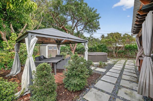 101 NE 47th Ct, Oakland Park, FL 33334