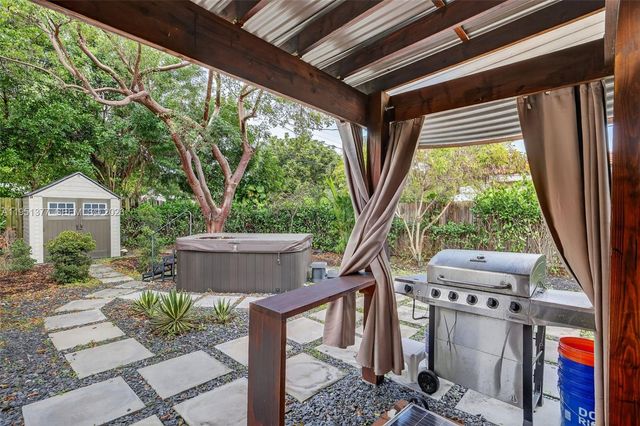 101 NE 47th Ct, Oakland Park, FL 33334