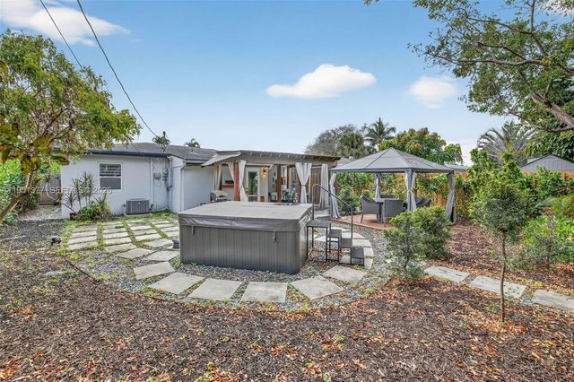 101 NE 47th Ct, Oakland Park, FL 33334