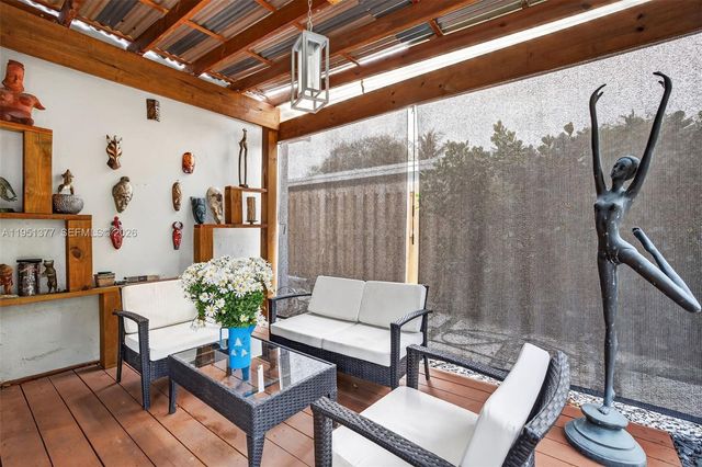 101 NE 47th Ct, Oakland Park, FL 33334