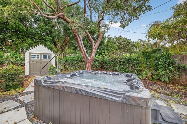 101 NE 47th Ct, Oakland Park, FL 33334