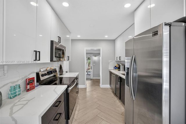 101 NE 47th Ct, Oakland Park, FL 33334