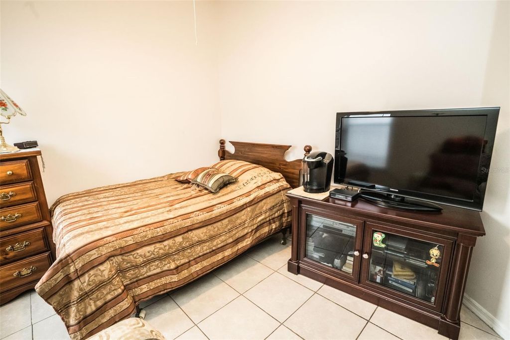 Image 23 of property listing at 10602 NAVIGATION DRIVE, Riverview, FL 33579