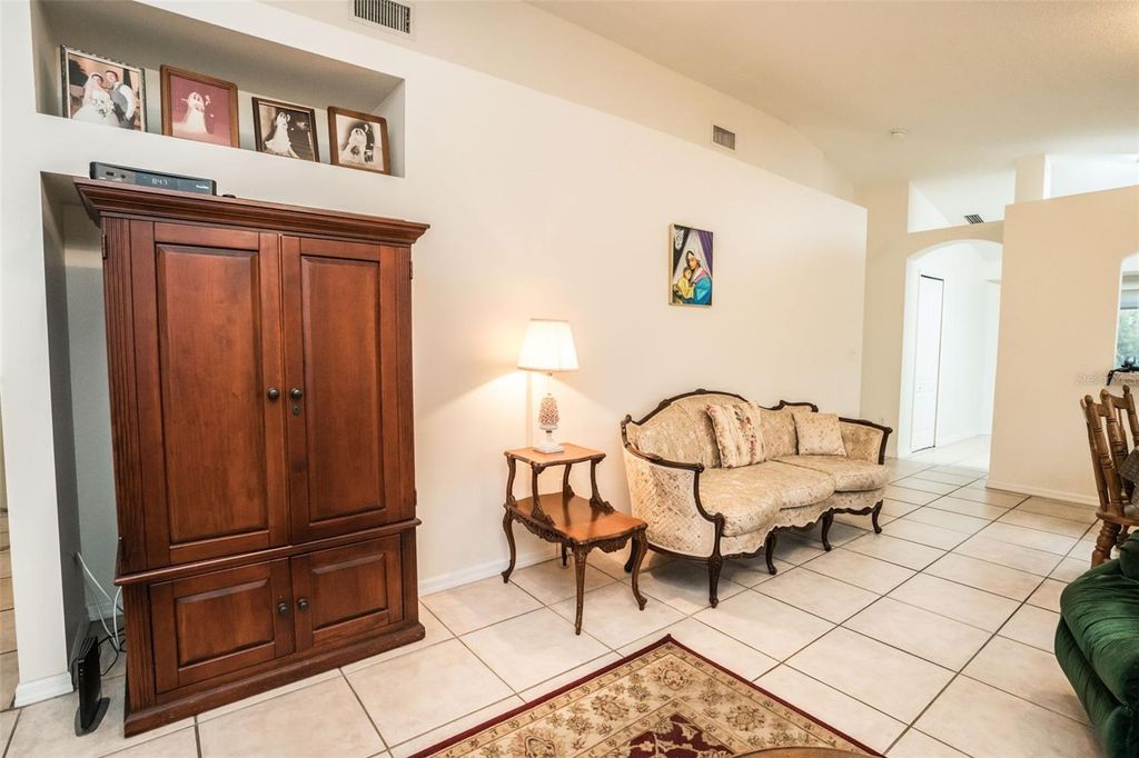 Image 5 of property listing at 10602 NAVIGATION DRIVE, Riverview, FL 33579