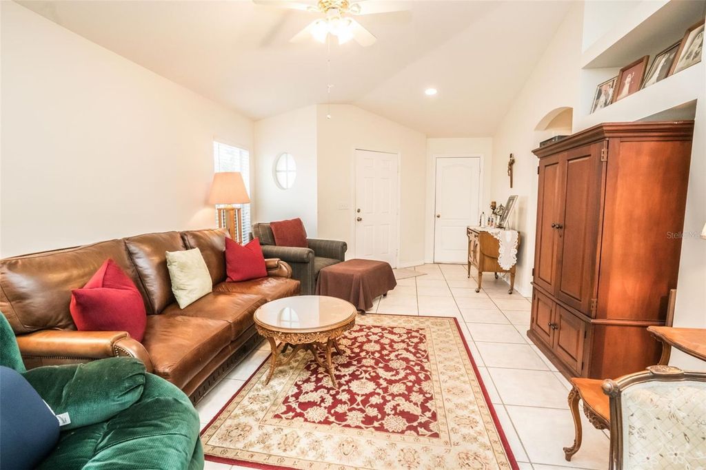 Image 10 of property listing at 10602 NAVIGATION DRIVE, Riverview, FL 33579