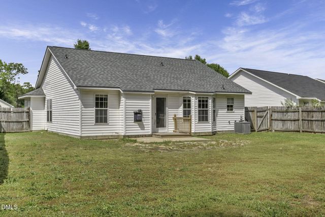 862 Nighthawk Place, Fayetteville, NC 28314