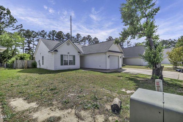862 Nighthawk Place, Fayetteville, NC 28314
