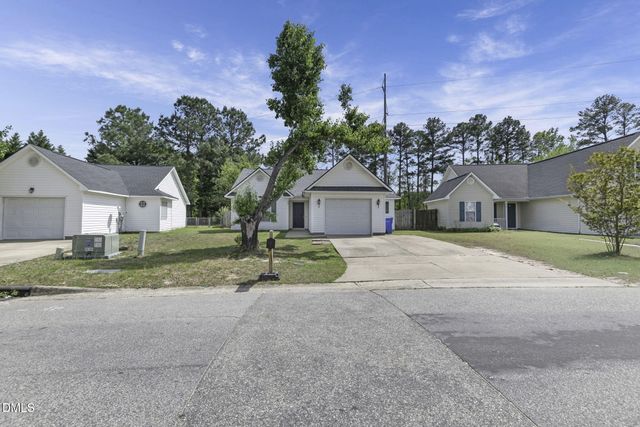 862 Nighthawk Place, Fayetteville, NC 28314