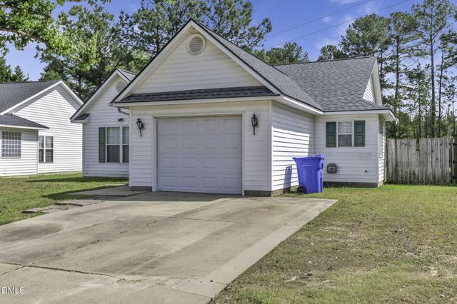 862 Nighthawk Place, Fayetteville, NC 28314