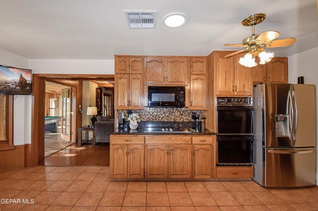 849 River Oaks Drive, El Paso, TX 79912