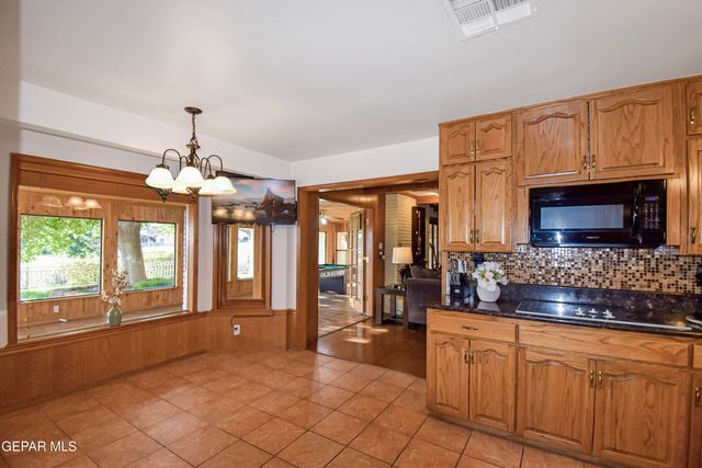 849 River Oaks Drive, El Paso, TX 79912