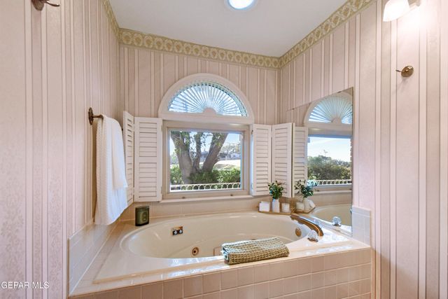849 River Oaks Drive, El Paso, TX 79912