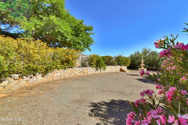 849 River Oaks Drive, El Paso, TX 79912