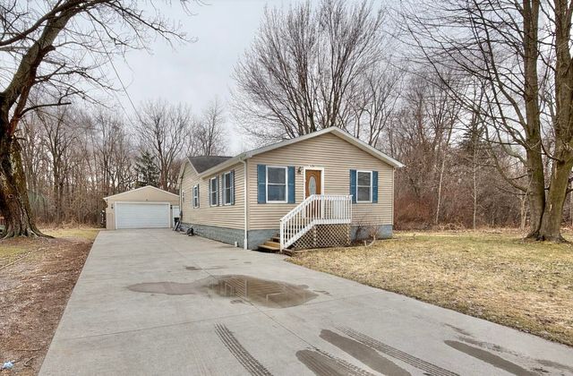 3814 Lauria Road, Bay City, MI 48706