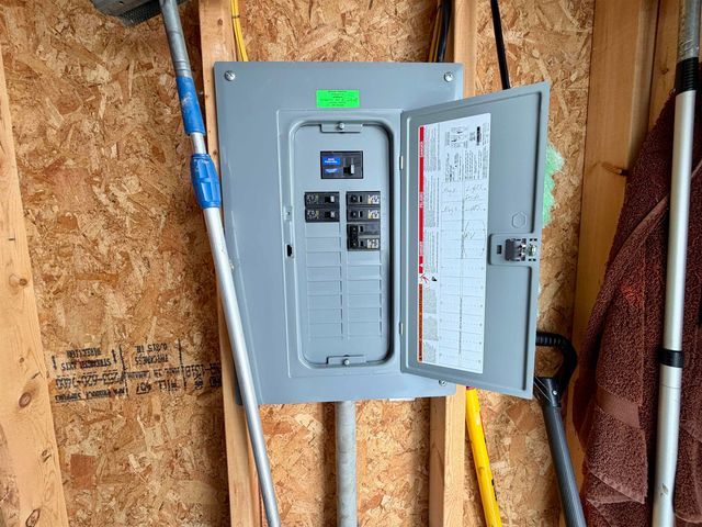 3814 Lauria Road, Bay City, MI 48706