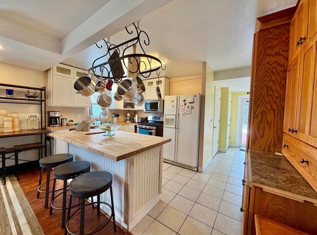 3814 Lauria Road, Bay City, MI 48706