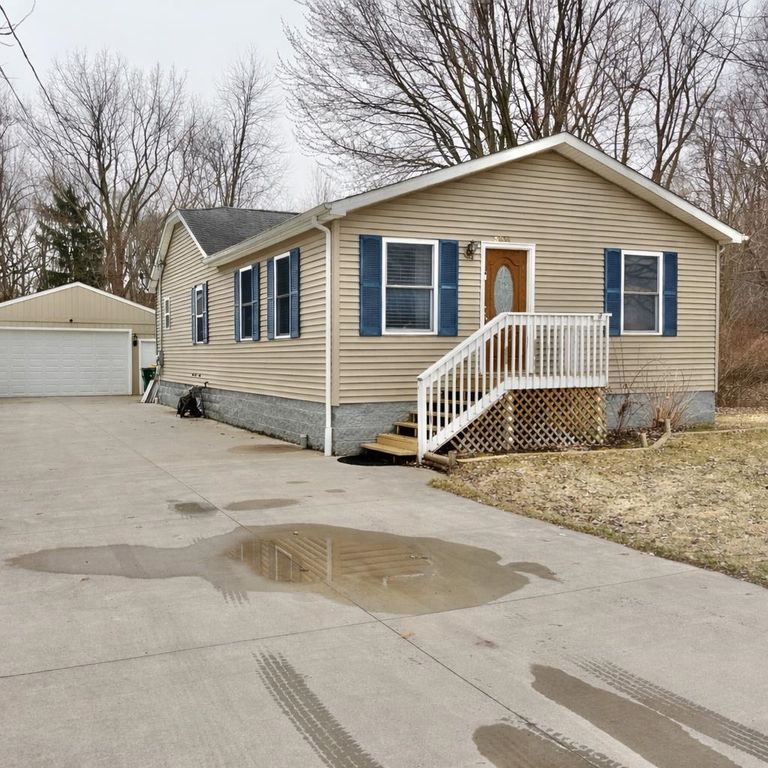 3814 Lauria Road, Bay City, MI 48706