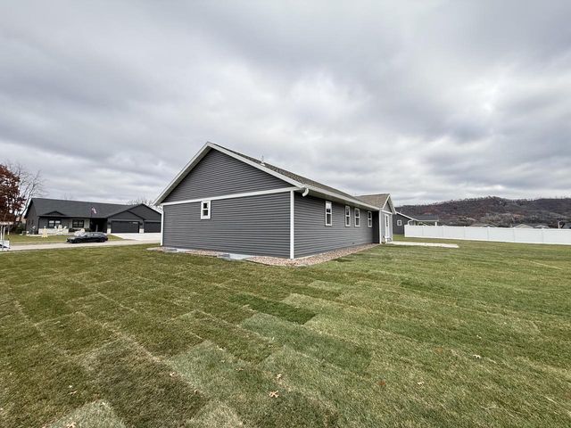 1938 Arches DRIVE, Holmen, WI 54636
