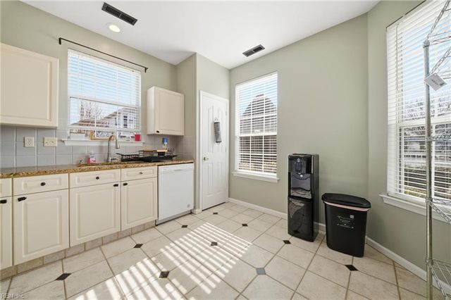 1841 Kensal Green DR, Virginia Beach, VA 23456