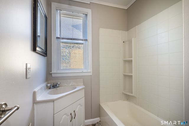 793 Brewster Street 2nd Floor, Bridgeport, CT 06605