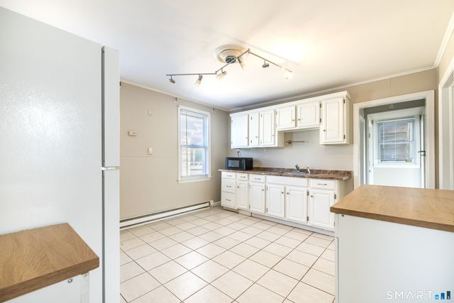 793 Brewster Street 2nd Floor, Bridgeport, CT 06605