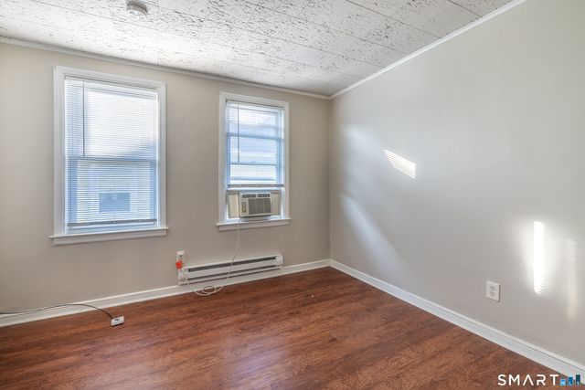 793 Brewster Street 2nd Floor, Bridgeport, CT 06605