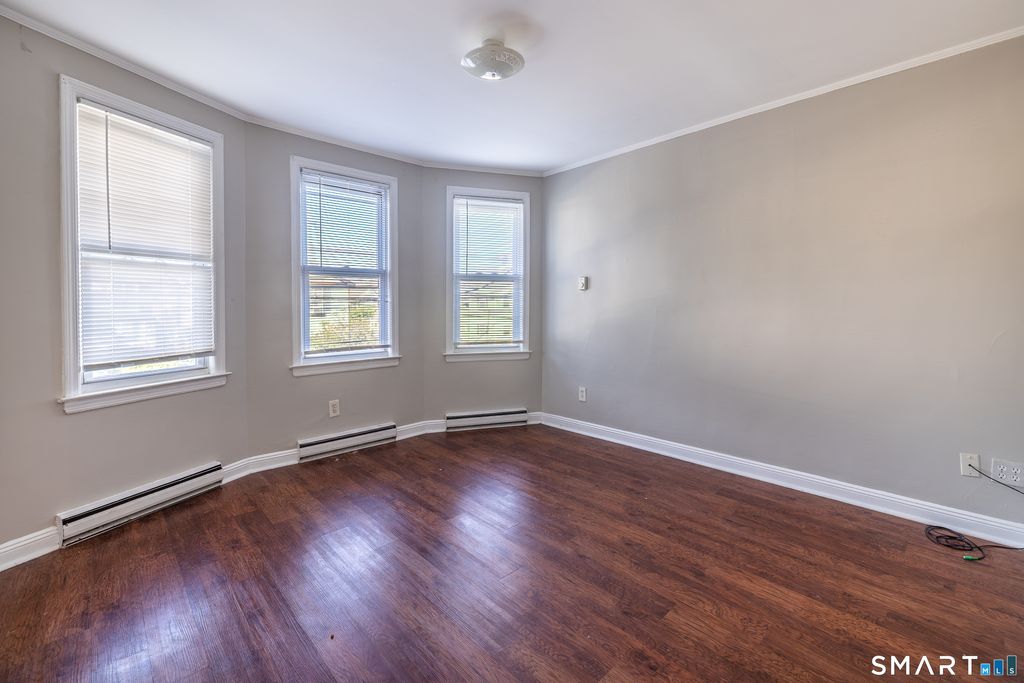 793 Brewster Street 2nd Floor, Bridgeport, CT 06605