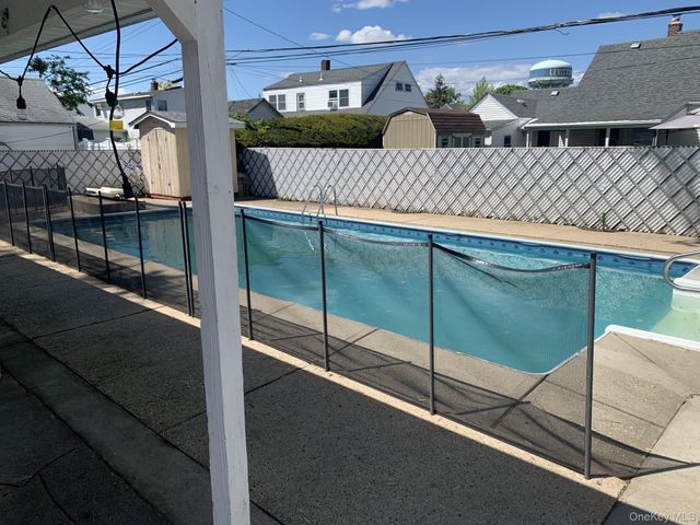 13 Peachtree Lane, Levittown, NY 11756