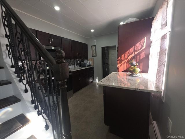 13 Peachtree Lane, Levittown, NY 11756