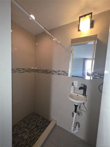 13 Peachtree Lane, Levittown, NY 11756