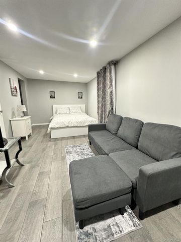 13 Peachtree Lane, Levittown, NY 11756