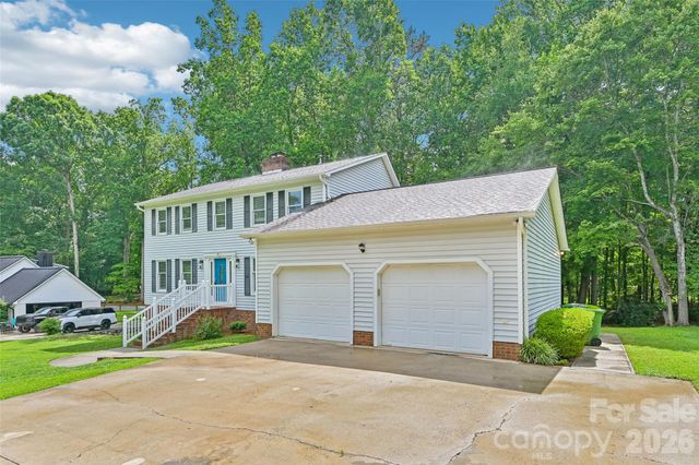 561 Briarwood Lane, Lancaster, SC 29720
