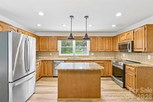 561 Briarwood Lane, Lancaster, SC 29720
