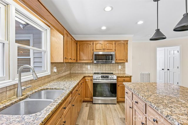 561 Briarwood Lane, Lancaster, SC 29720