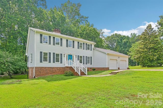 561 Briarwood Lane, Lancaster, SC 29720