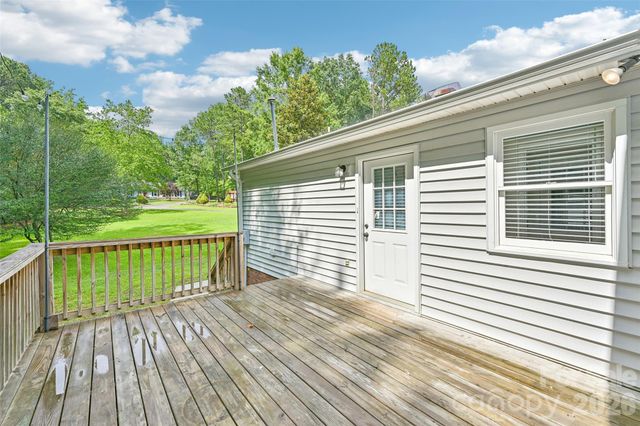 561 Briarwood Lane, Lancaster, SC 29720