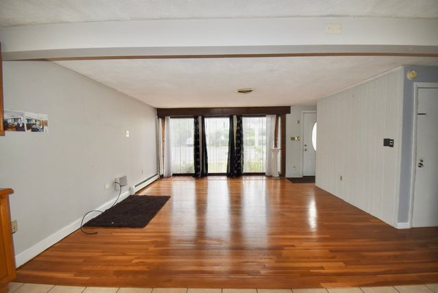 67 Andover St, Peabody, MA 01960