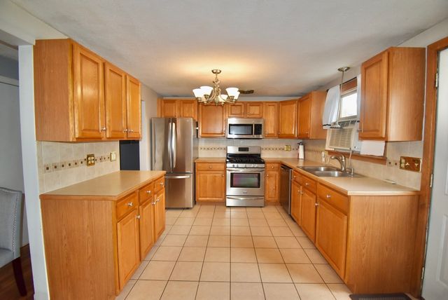 67 Andover St, Peabody, MA 01960