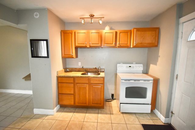 67 Andover St, Peabody, MA 01960