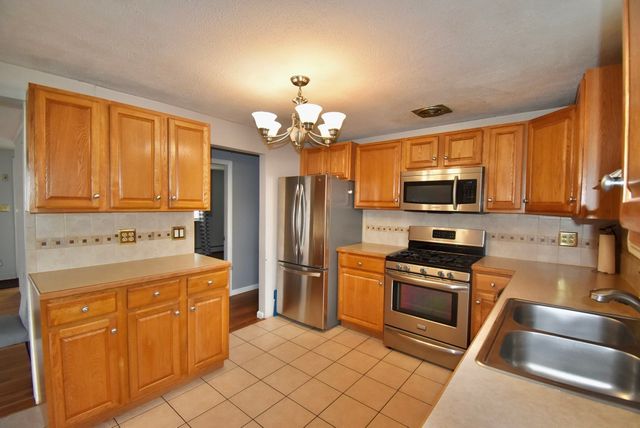 67 Andover St, Peabody, MA 01960