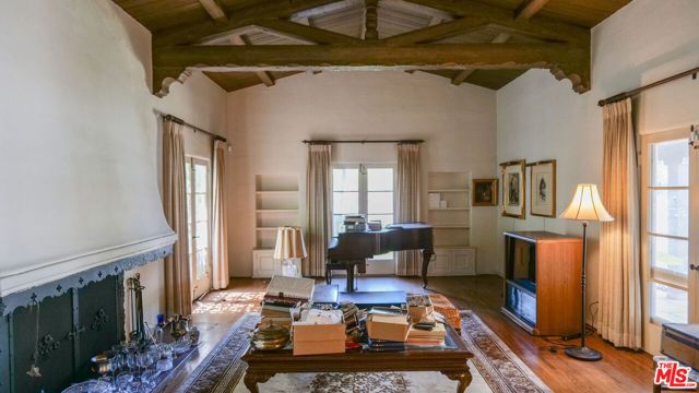 110 N Elm Drive, Beverly Hills, CA 90210